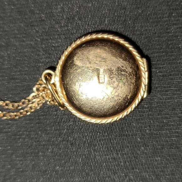 Russian vintage gold shamrock flower pendant with a necklace - Picture 5 of 11